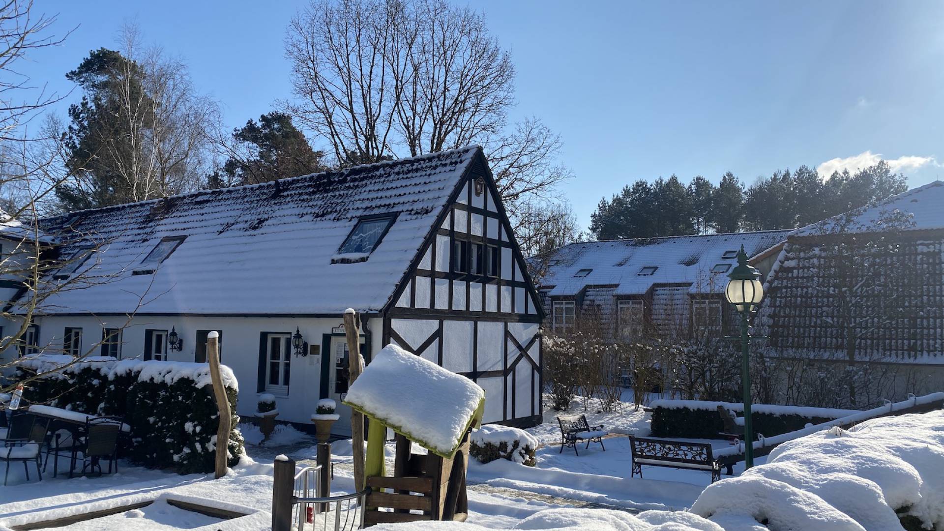 Außenansicht Borchard's Rookhus im Winter